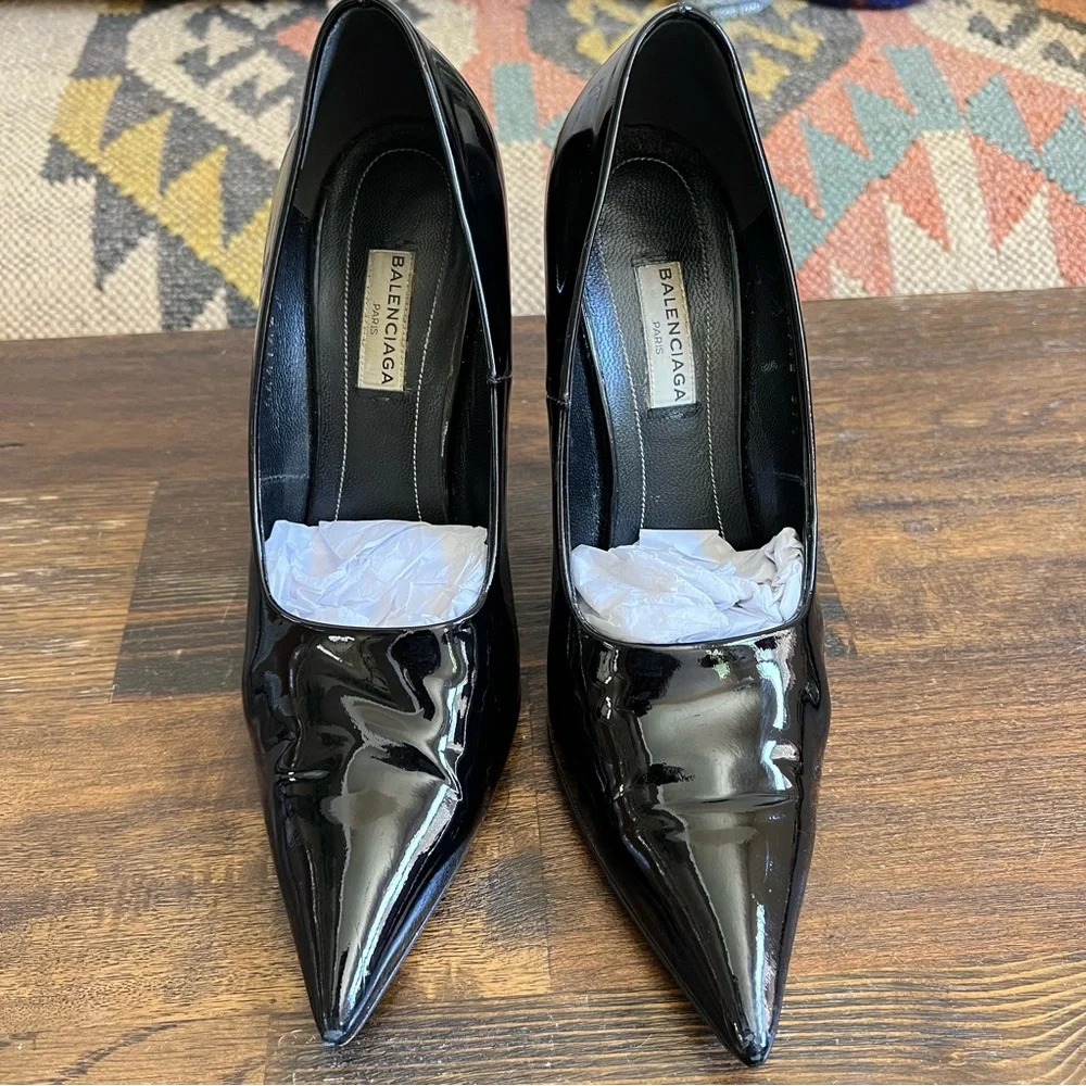 Balenciaga Slash Slanted Heel $675 Pointed Toe Patent Leather Pumps EU37.5